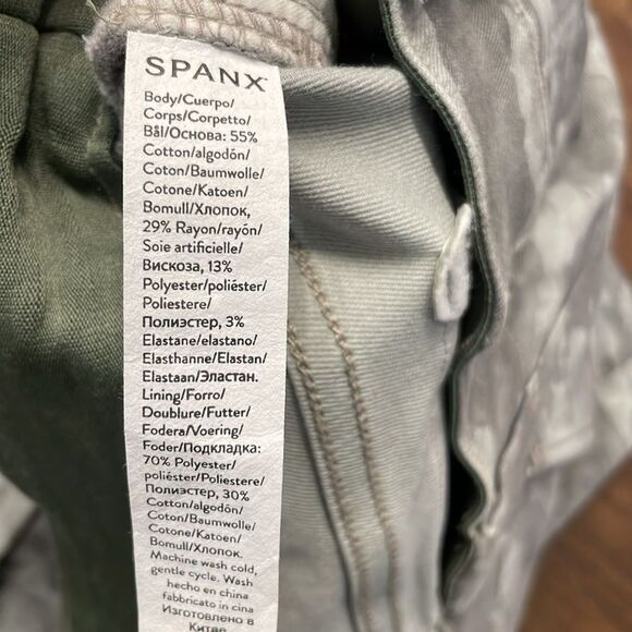 NEW Spanx Stretch Twill Ankle Cargo Pant in Stone Wash Camo Size XL Petite - Picture 9 of 10